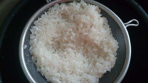大米怎样清洗比较好
