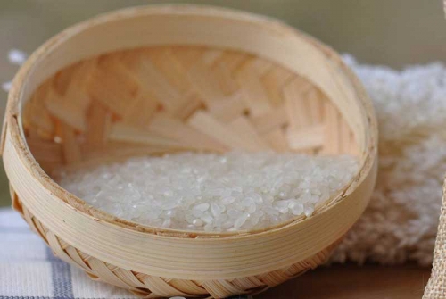 如何轻松三步鉴别发霉大米
